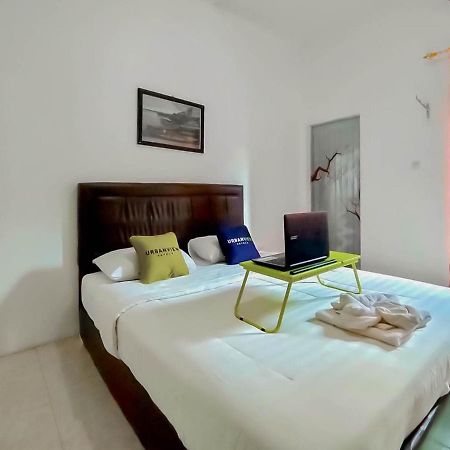 Urbanview Hotel Bagoes Sintang By Reddoorz Extérieur photo