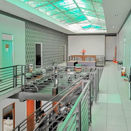 Urbanview Hotel Bagoes Sintang By Reddoorz Extérieur photo