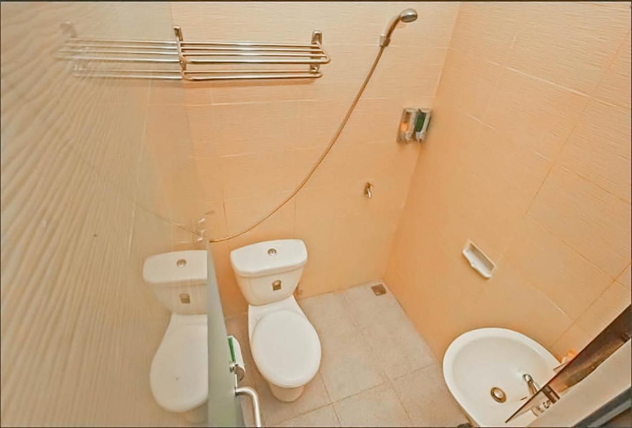 Urbanview Hotel Bagoes Sintang By Reddoorz Extérieur photo