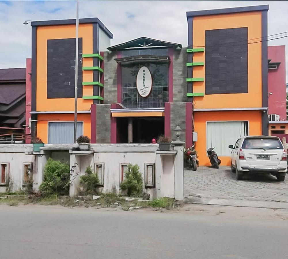 Urbanview Hotel Bagoes Sintang By Reddoorz Extérieur photo