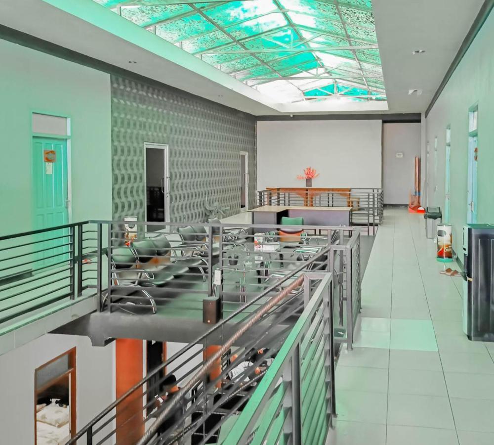 Urbanview Hotel Bagoes Sintang By Reddoorz Extérieur photo