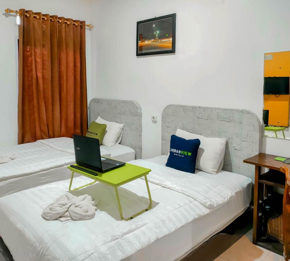 Urbanview Hotel Bagoes Sintang By Reddoorz Extérieur photo