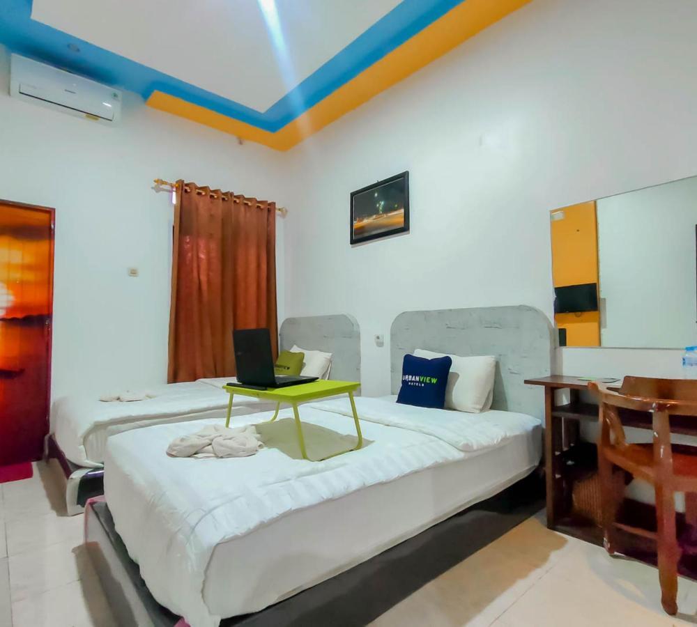 Urbanview Hotel Bagoes Sintang By Reddoorz Extérieur photo